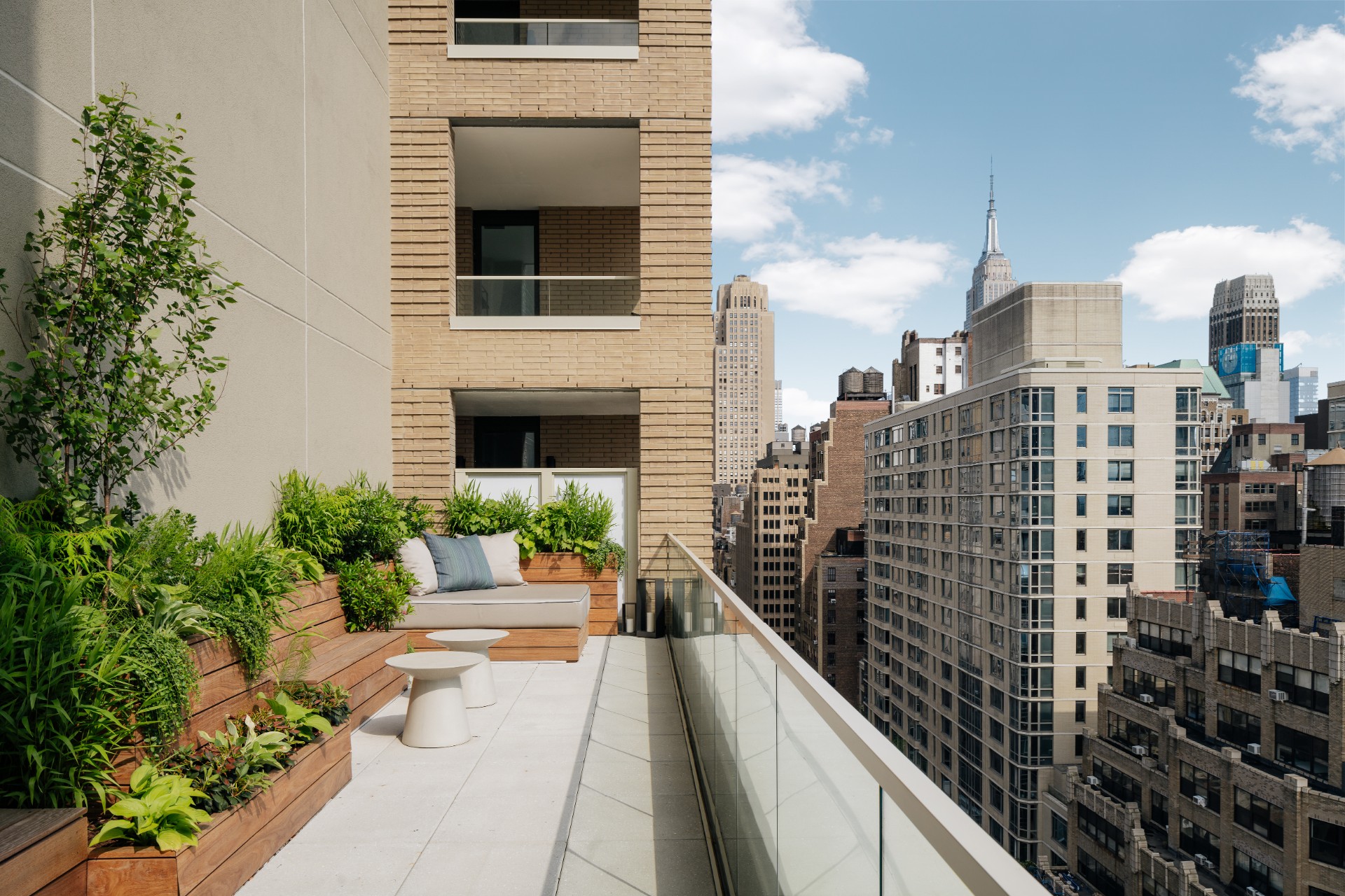 Arlo Suite - Image 1